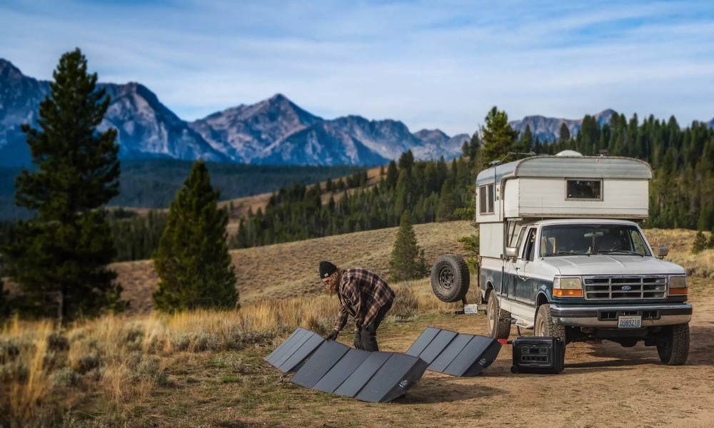 Portable Power Station for Camping vs Traditional Generators